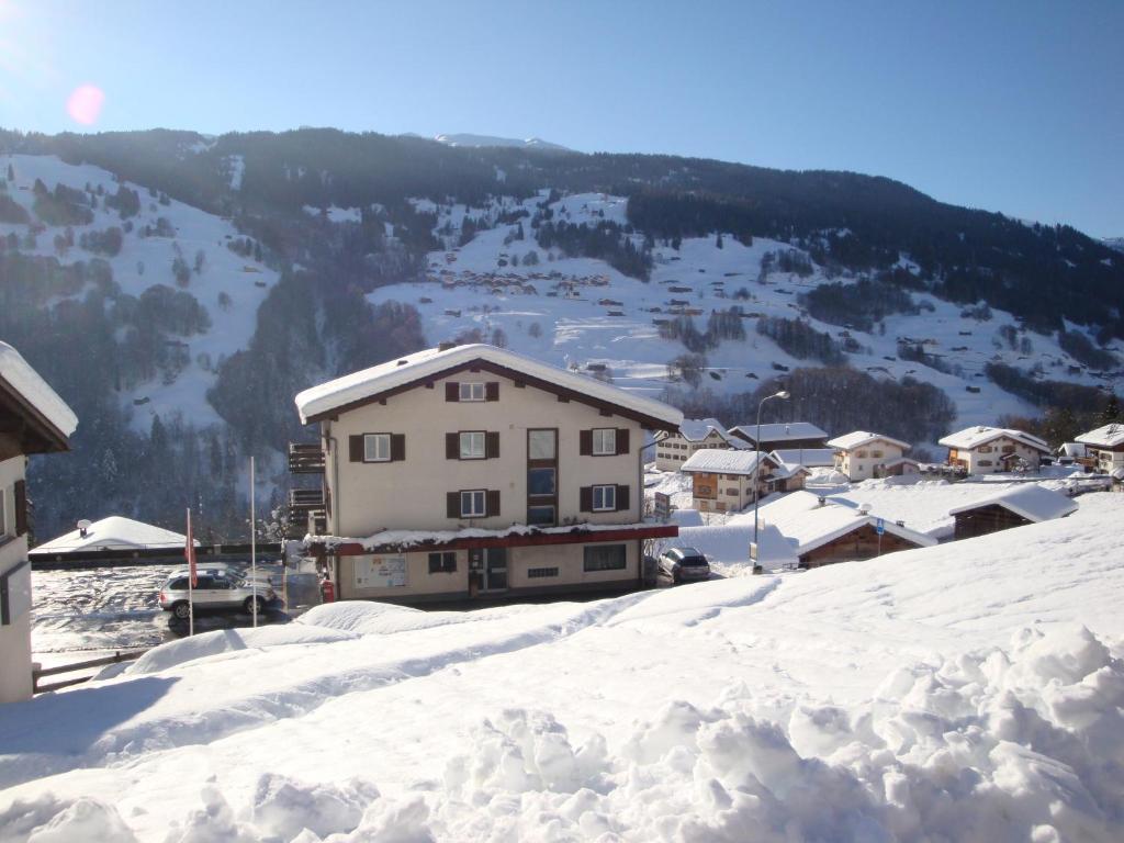 Hotel Old-Jnn Saas im Prattigau Dış mekan fotoğraf