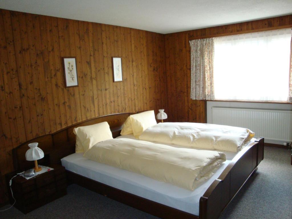 Hotel Old-Jnn Saas im Prattigau Oda fotoğraf