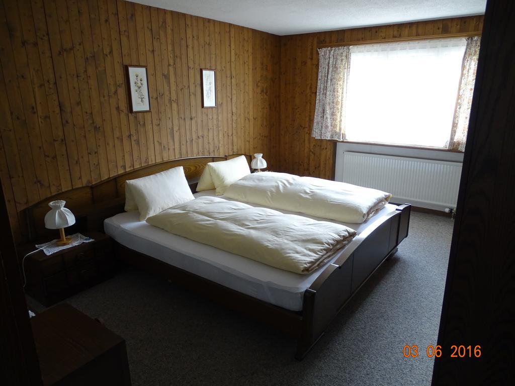 Hotel Old-Jnn Saas im Prattigau Oda fotoğraf