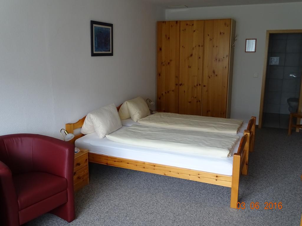Hotel Old-Jnn Saas im Prattigau Oda fotoğraf